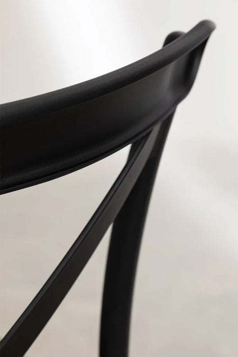 Mesa comedor Vittoria rectangular negra 180 cm + 8 sillas PP Crossback negras